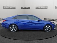 2023 Hyundai Elantra Luxury IVT