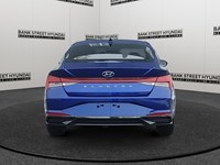 2023 Hyundai Elantra Luxury IVT