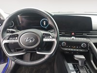 2023 Hyundai Elantra Luxury IVT