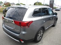 2017 Mitsubishi Outlander AWC 4dr ES