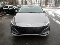 2023 Hyundai Elantra Preferred IVT