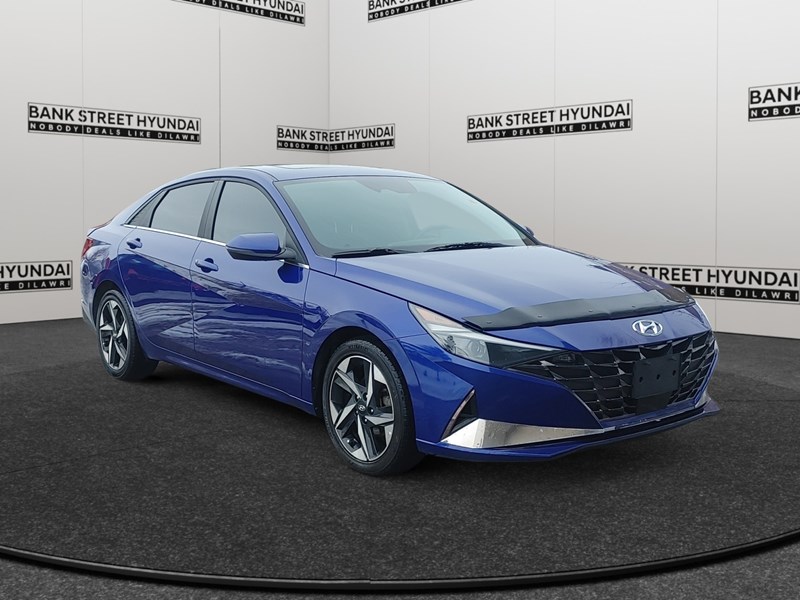 2023 Hyundai Elantra Luxury IVT