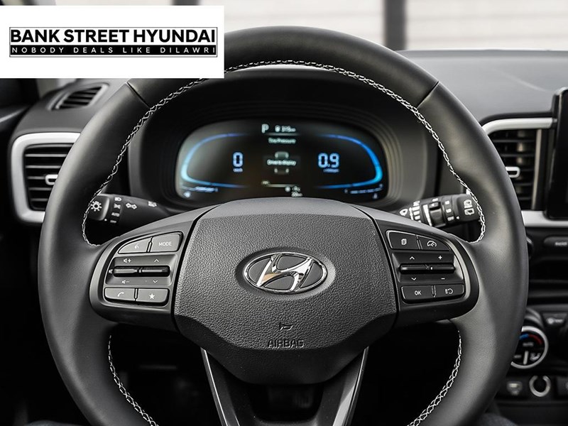 2025 Hyundai Venue Ultimate IVT w/Denim Interior