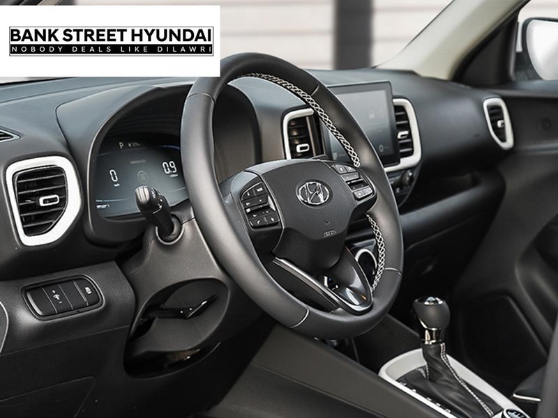 2025 Hyundai Venue Ultimate IVT w/Denim Interior