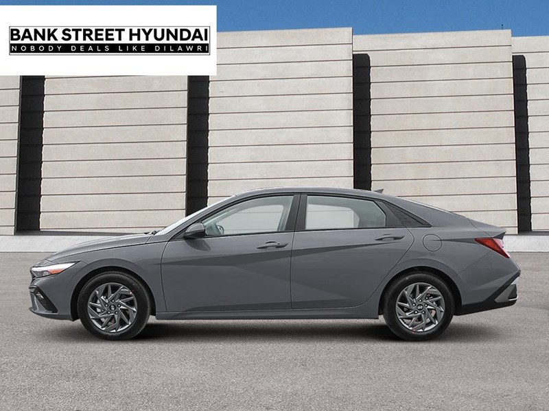 2025 Hyundai Elantra Preferred IVT