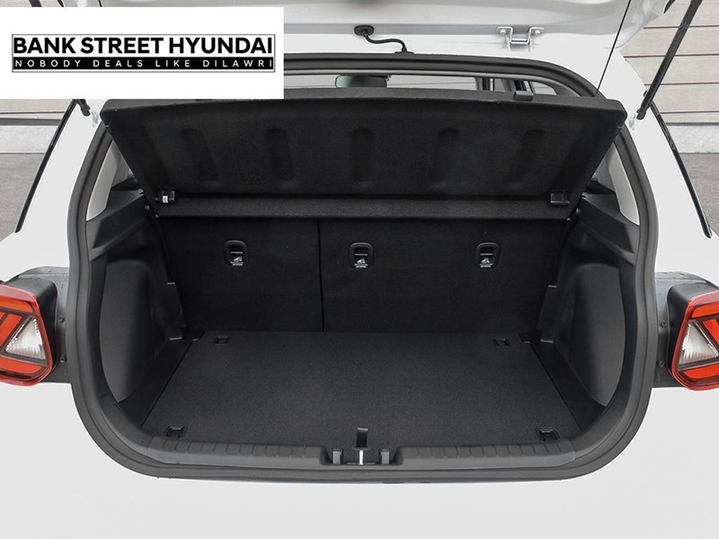 2025 Hyundai Venue Ultimate IVT w/Black Interior