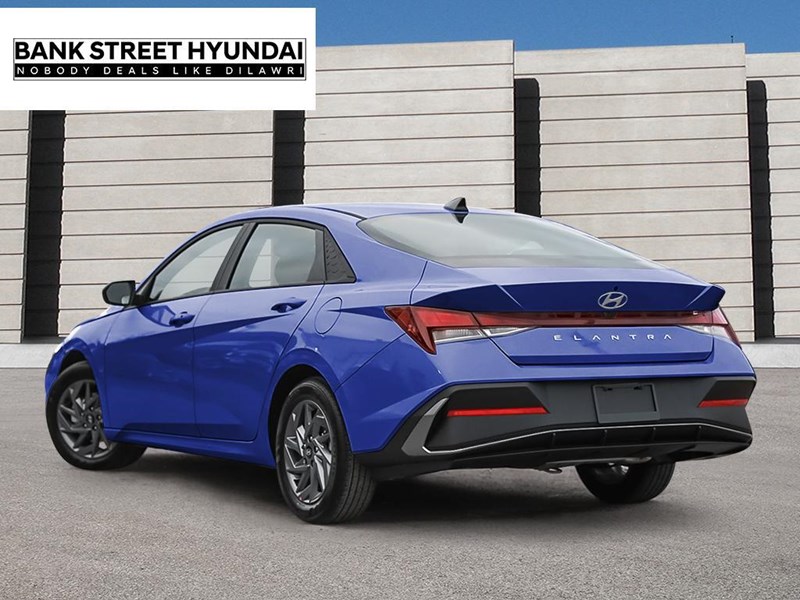 2025 Hyundai Elantra Preferred IVT