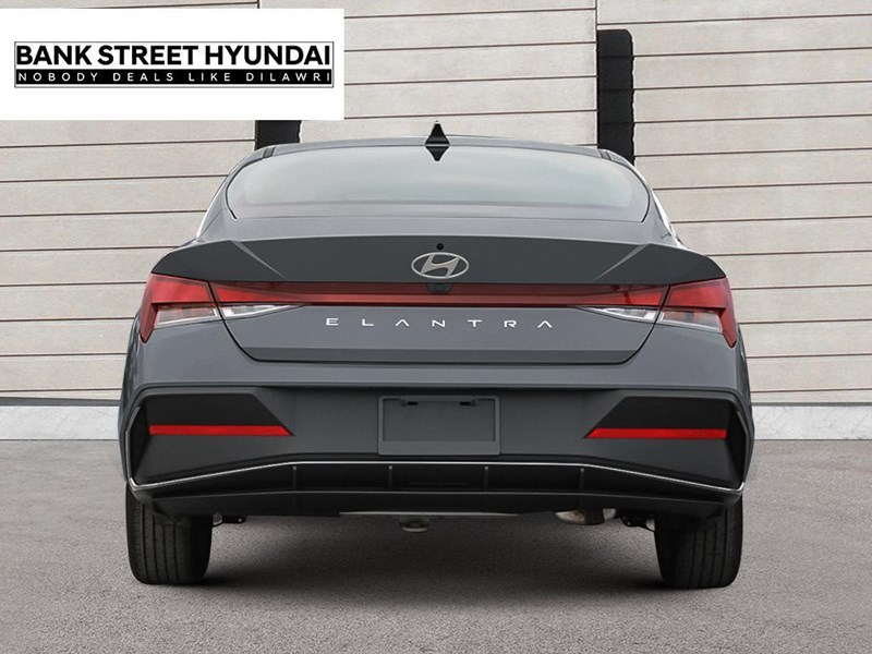 2025 Hyundai Elantra Preferred IVT